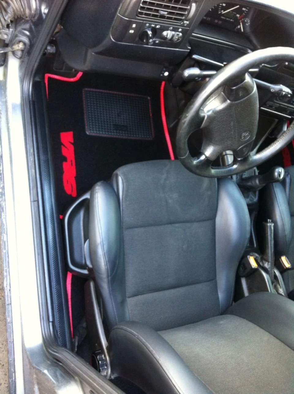 VR6 килими