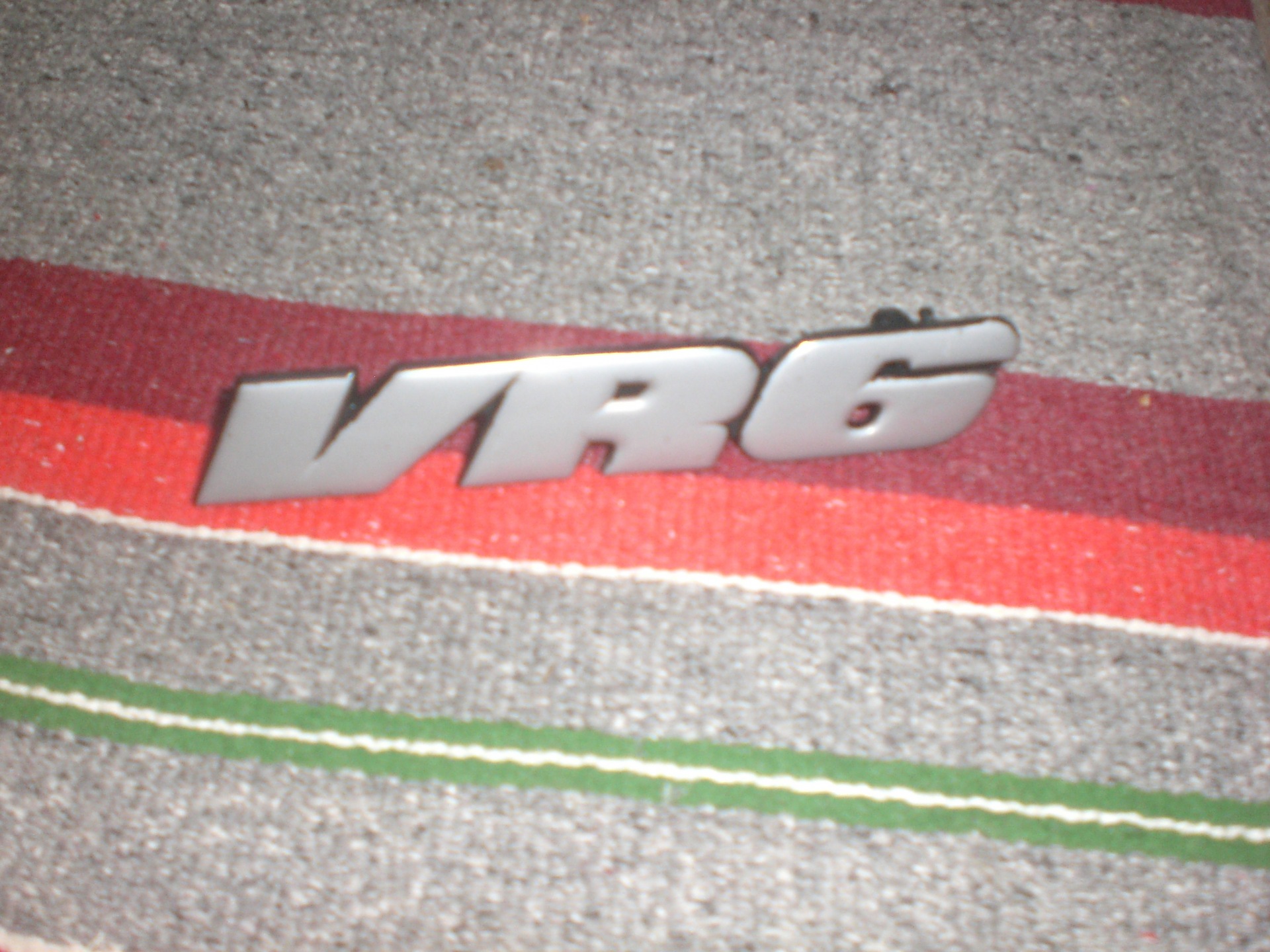 Шильдік VR6 1