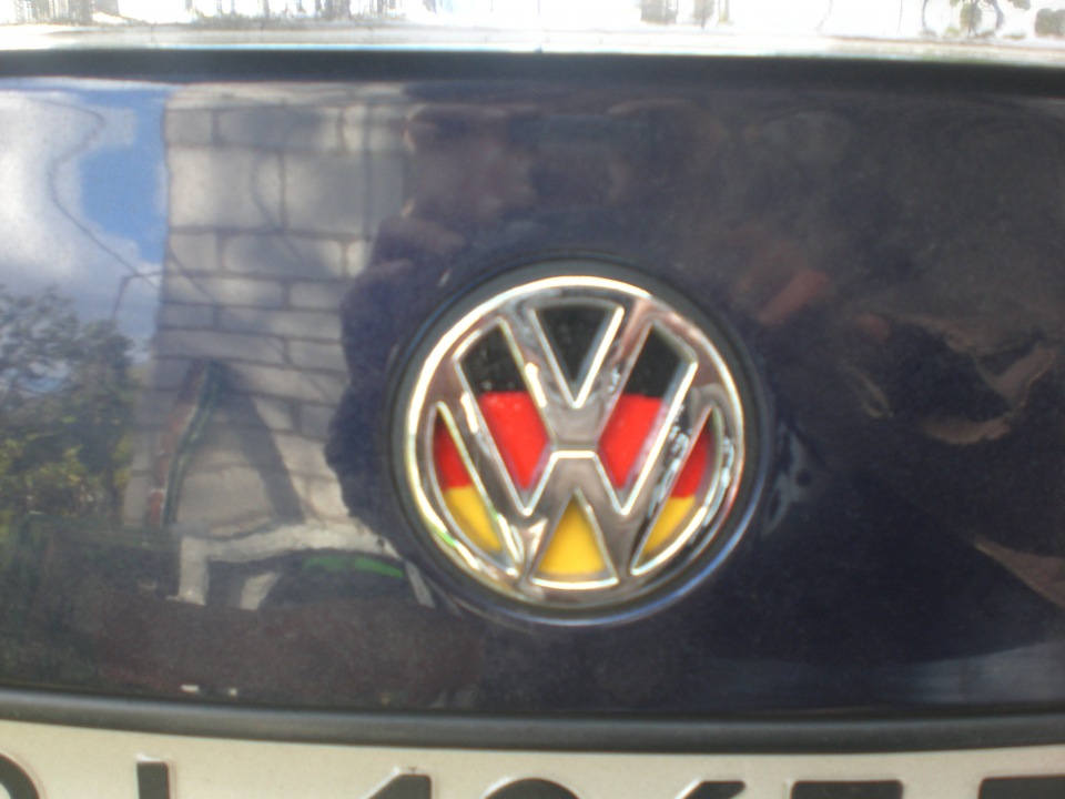Задня емблема VW 3