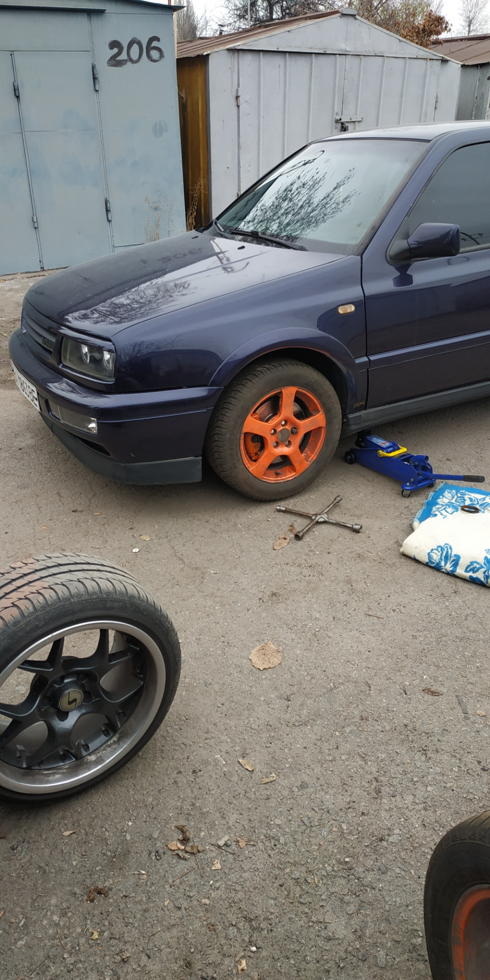 Зимові помаранчеві кеди))) 2