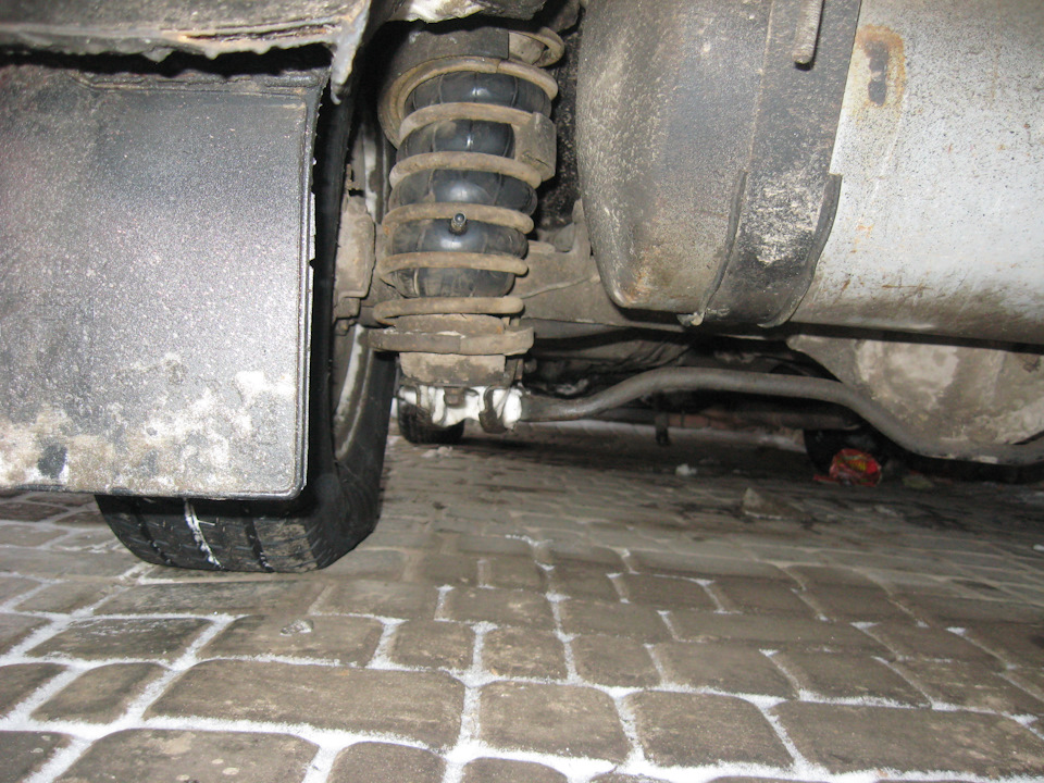 Пневмобалони на вольво 244 1