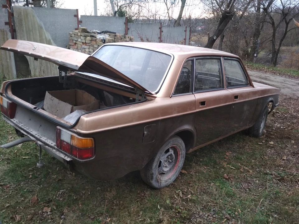 Кліпси молдингу на VOLVO 240