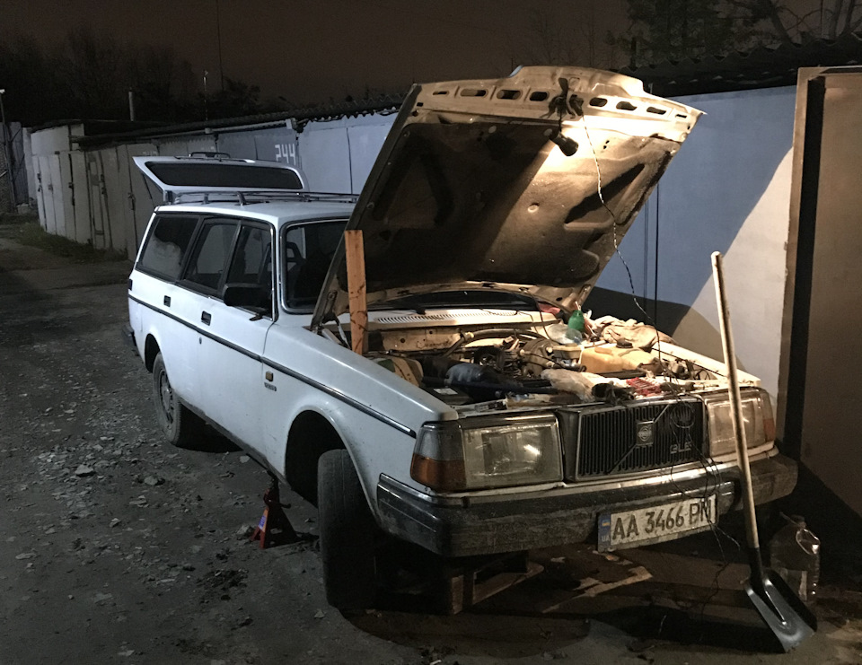 Шоу маст го він, або планове ТО за версією Volvo pt.2 (Заміна шестірні колінвала, ремонт радіатора) 1