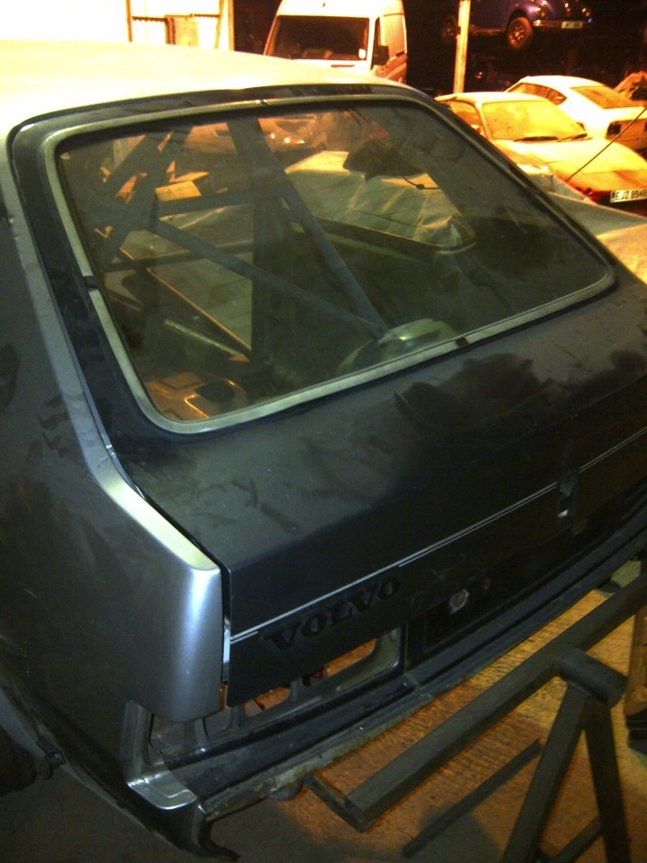 Унікальні Volvo 340/360: 4.0 V8 :) 4