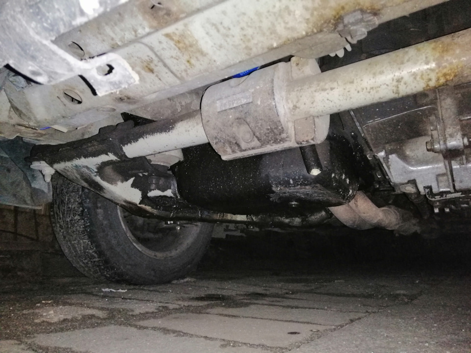 Ремонт передньої підвіски VOLVO 440 Підрамник + нижні важелі. 2