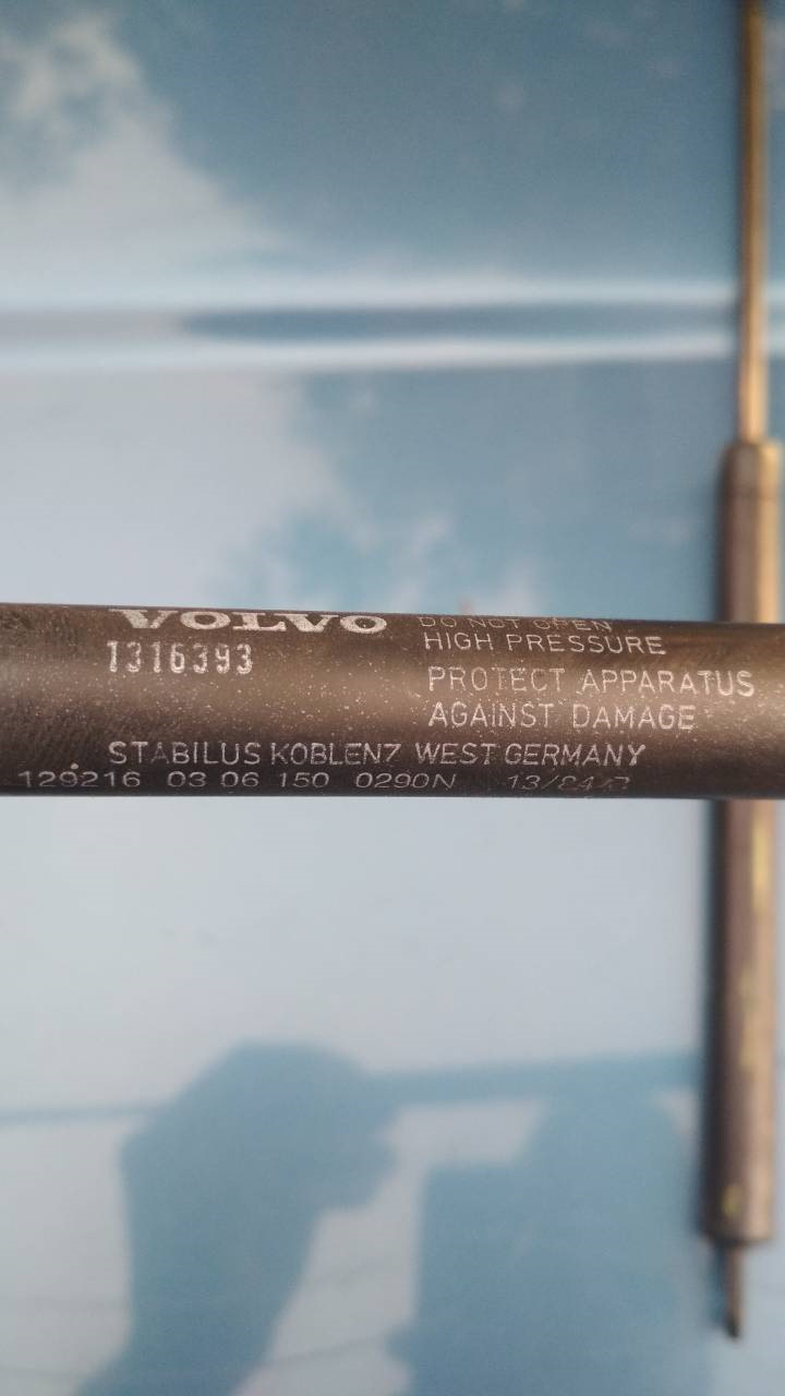 газові упори багажника 2