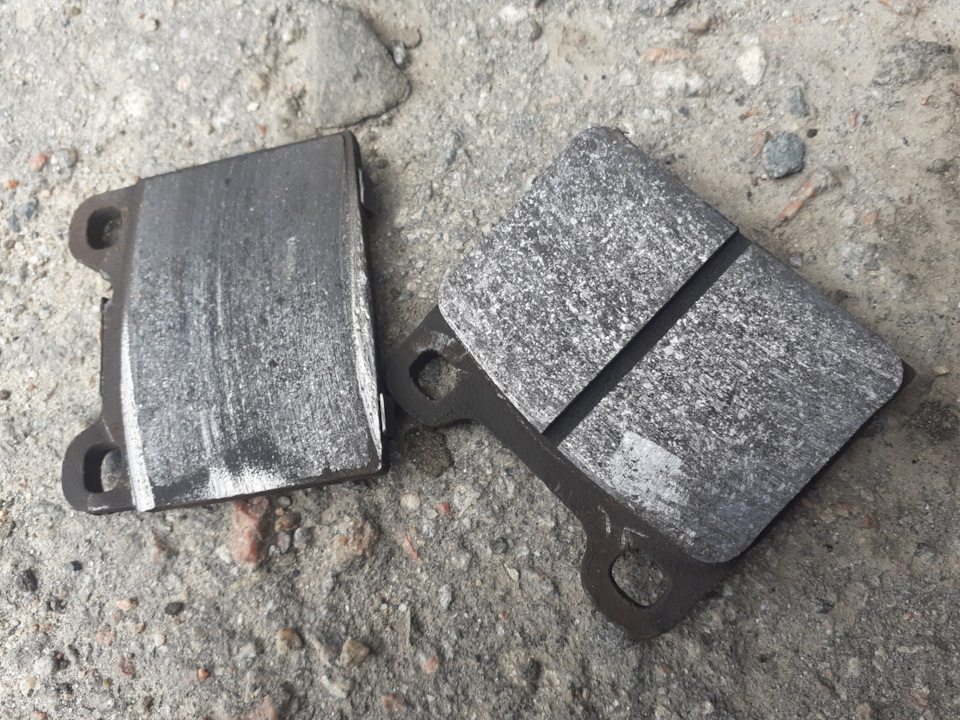 Заміна задніх гальмівних колодок. 3