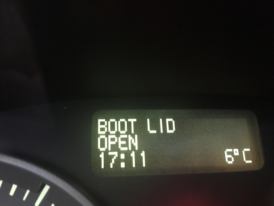 Помилка boot lid open / кришка багажника відкрита 1