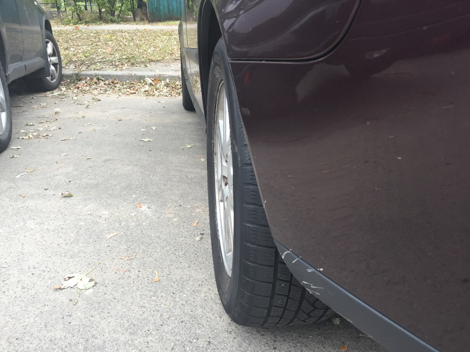 Зимова гума 225/55 R16 на Volvo S40 3