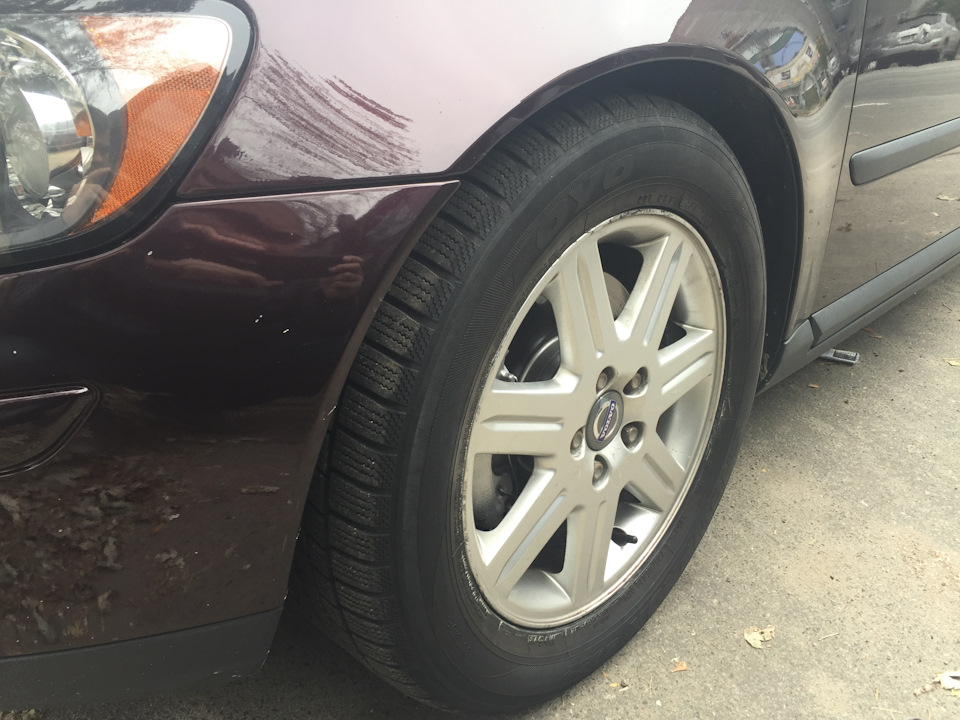 Зимова гума 225/55 R16 на Volvo S40 1