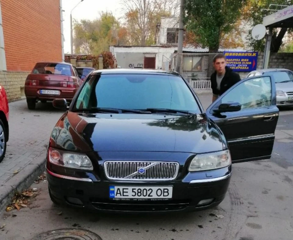 Volvo S60 2.4 2004 Бампер (Молдинг)