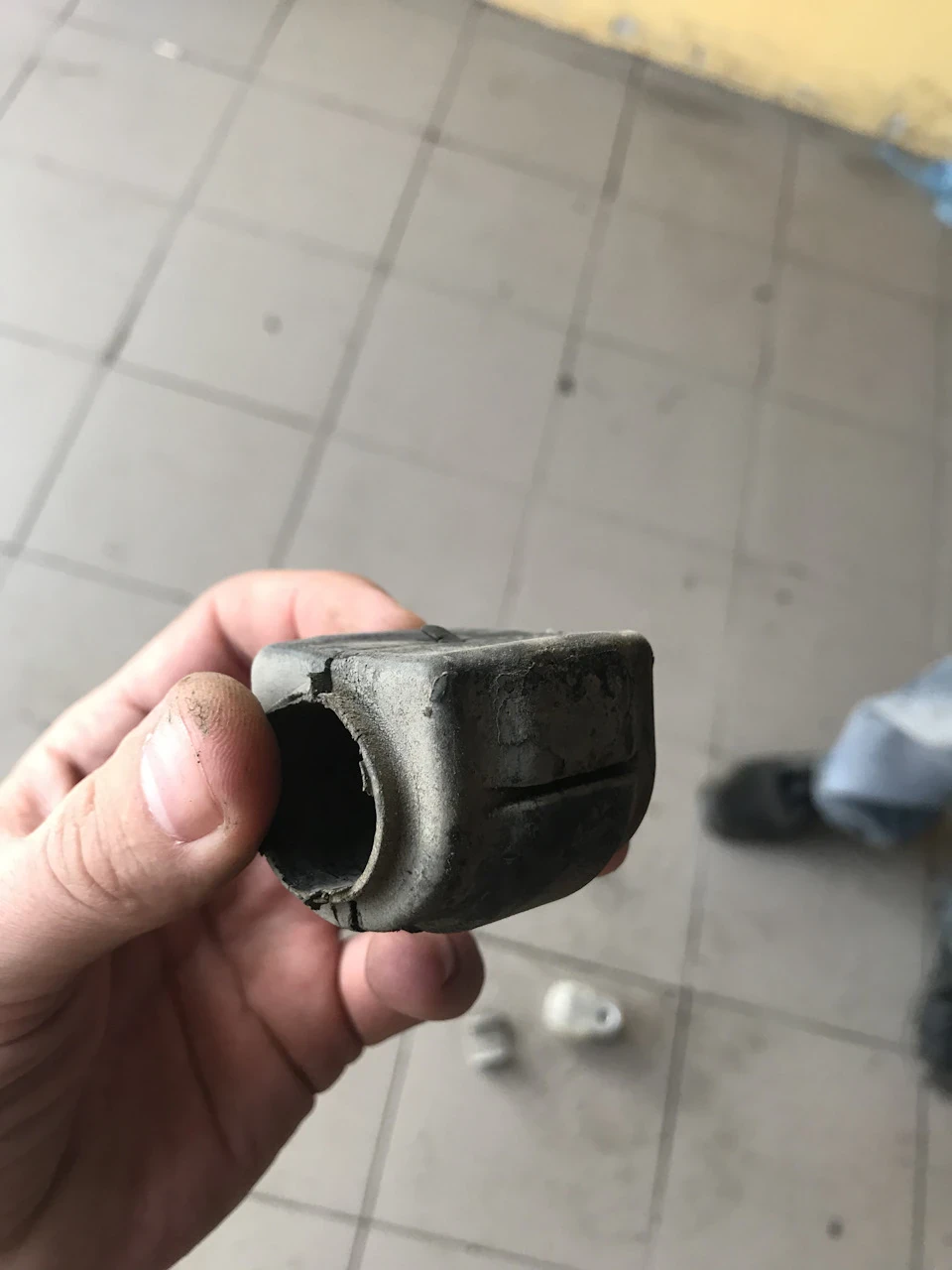 Заміна втулок заднього стабілізатора