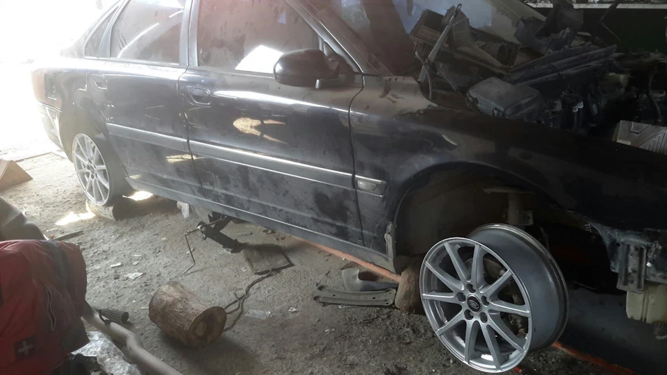ПРОДАМ r17 5 108 Range Rover Evoque