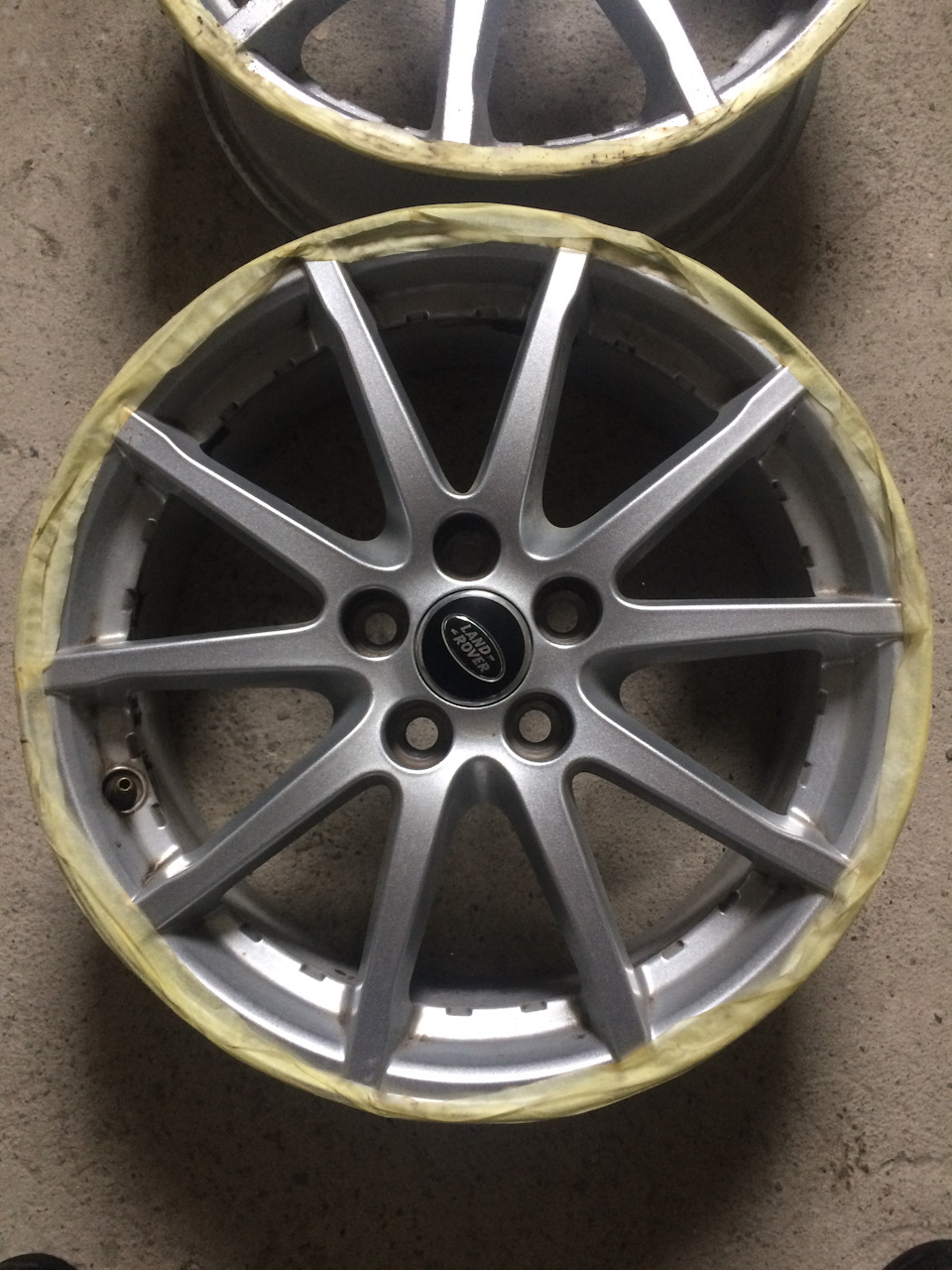 ПРОДАМ r17 5 108 Range Rover Evoque 5