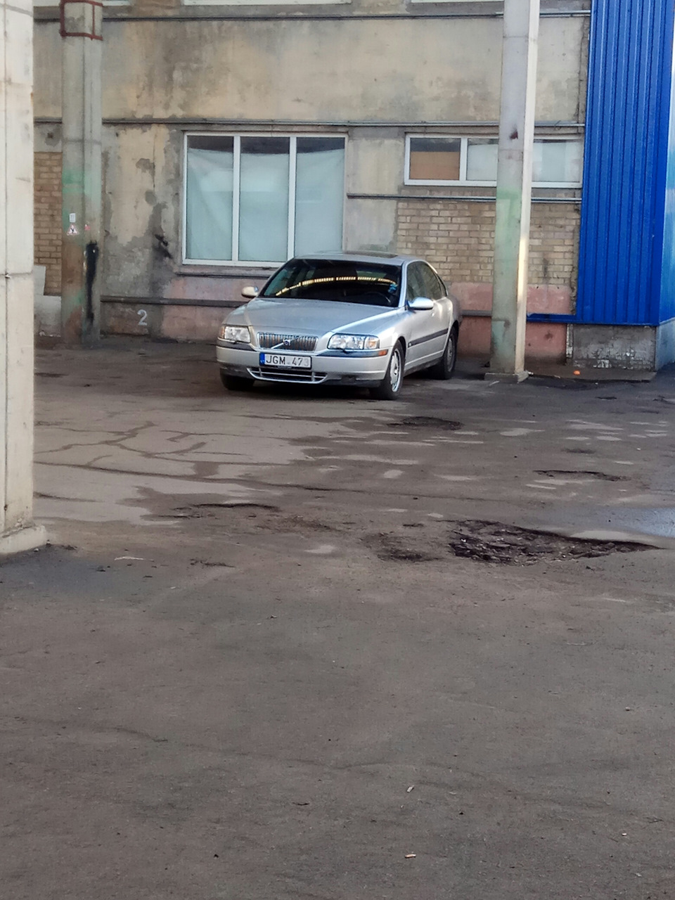 Килимки для того щоб на них ногами, а не на стіну. 3