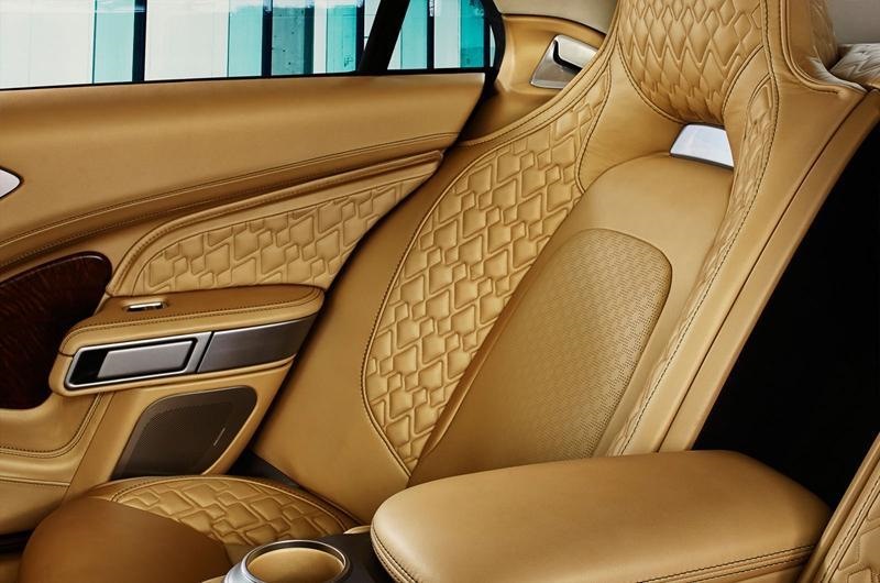 Aston Martin показав інтер'єр седана Lagonda 5