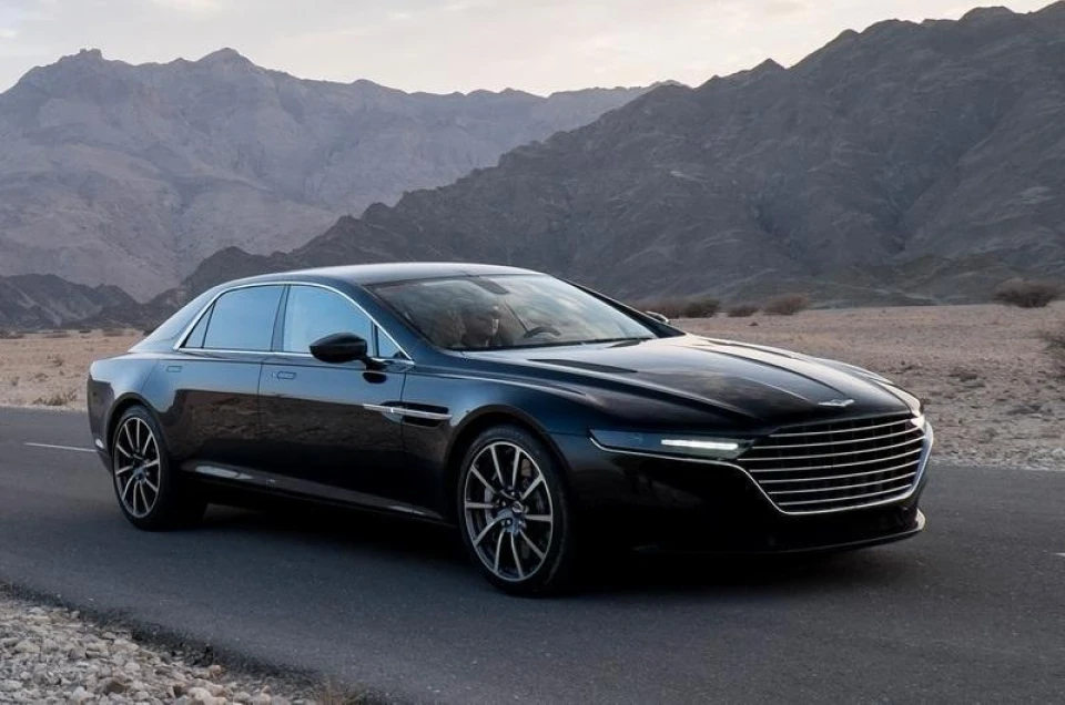 Aston Martin показав інтер'єр седана Lagonda