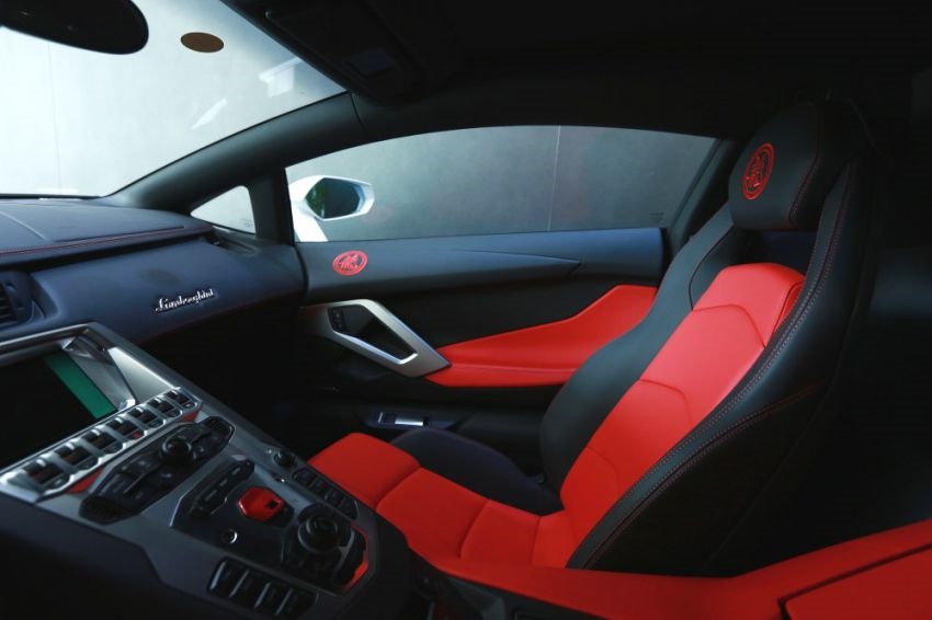 Lamborghini побудувала Aventador на честь Джекі Чана 2