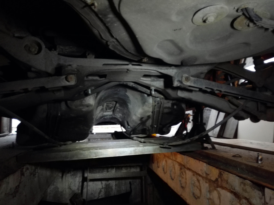 Зняття бензобака B6284T Volvo S80 2.8 T6 3