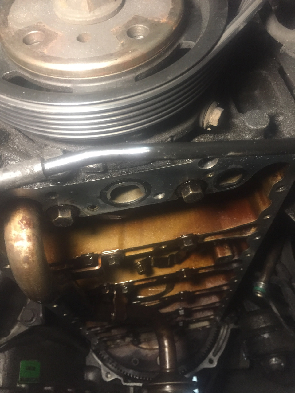 Зміна прокладки піддону, зняти піддон B6284T Volvo S80 2.8 T6 3