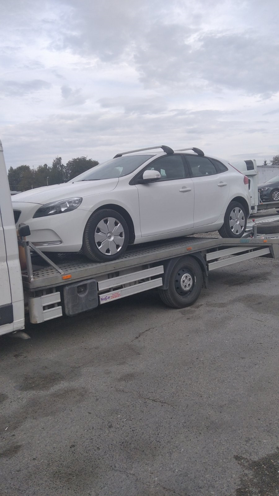 Зустріч авто на автовозі 1