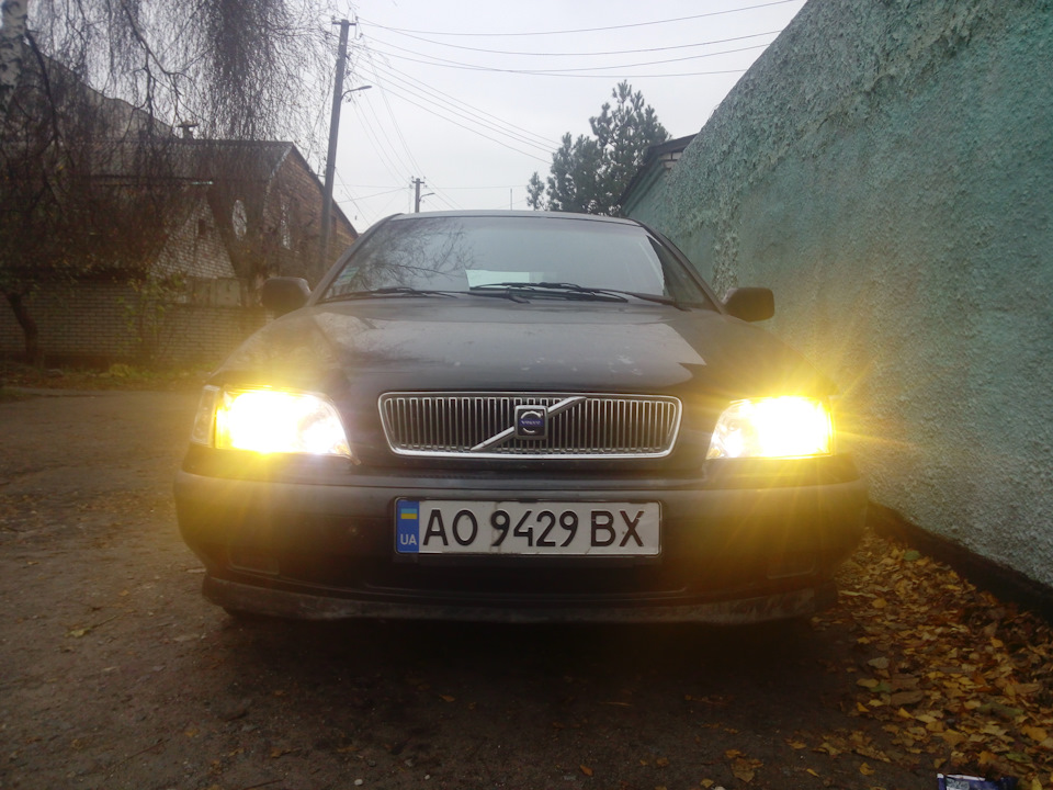Світло Volvo V40. Встановило китайські лінзи у фари 2