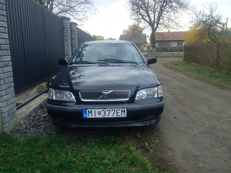 Світло Volvo V40. Встановило китайські лінзи у фари 1