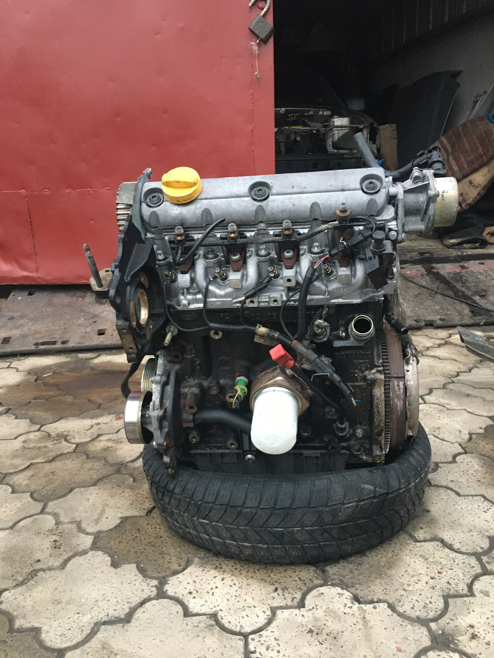 Розбираю цілу Volvo v40 4