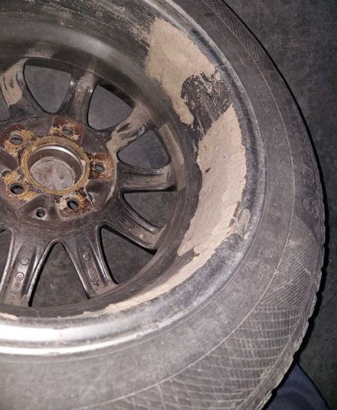 Розбалансування дисків брудом, що налип. Вібрація на кермі при малих швидкостях. 5