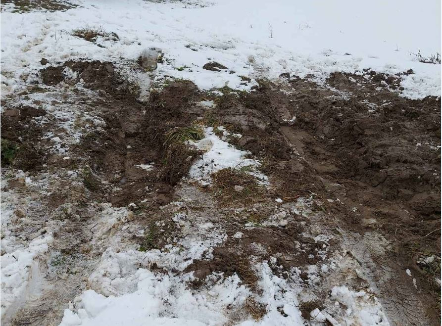 Розбалансування дисків брудом, що налип. Вібрація на кермі при малих швидкостях. 3