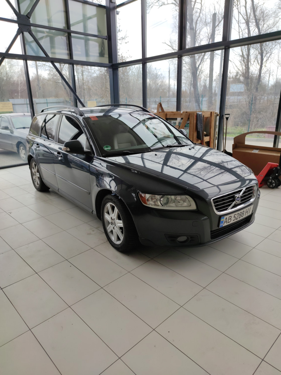 Переклеювання лобового скла VOLVO V50, хвороба VOLVO 1