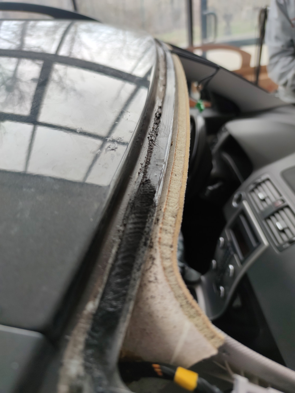 Переклеювання лобового скла VOLVO V50, хвороба VOLVO 5