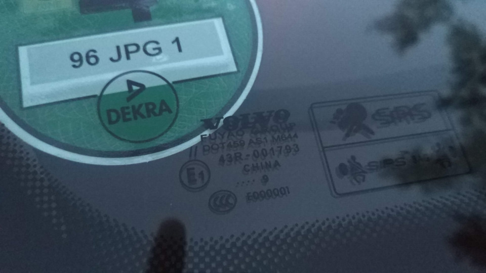 Переклеювання лобового скла VOLVO V50, хвороба VOLVO 2