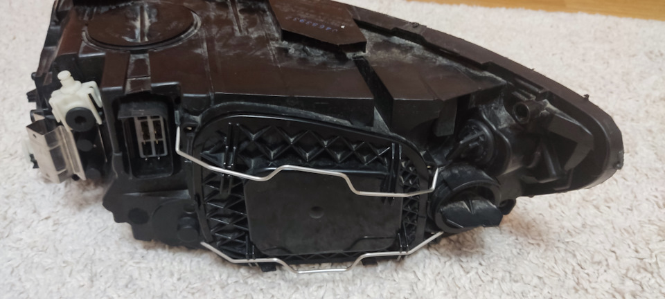 Корпус фари на volvo v50, рестайл 3