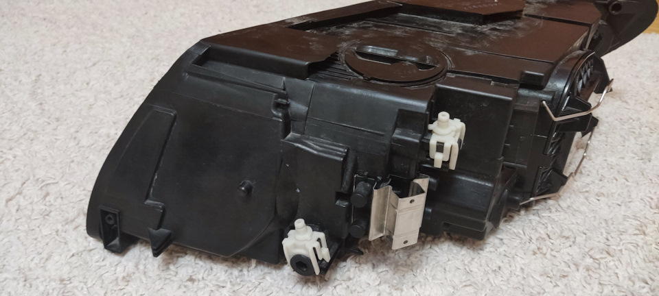 Корпус фари на volvo v50, рестайл 2
