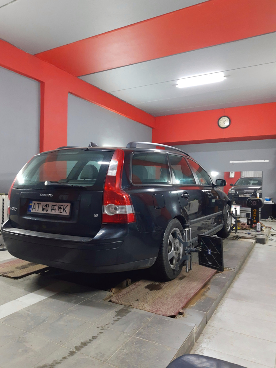 Ремонт задньої підвіски v50. Розвал. Порада 2