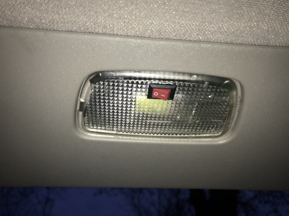 Контрольоване світло багажника 4