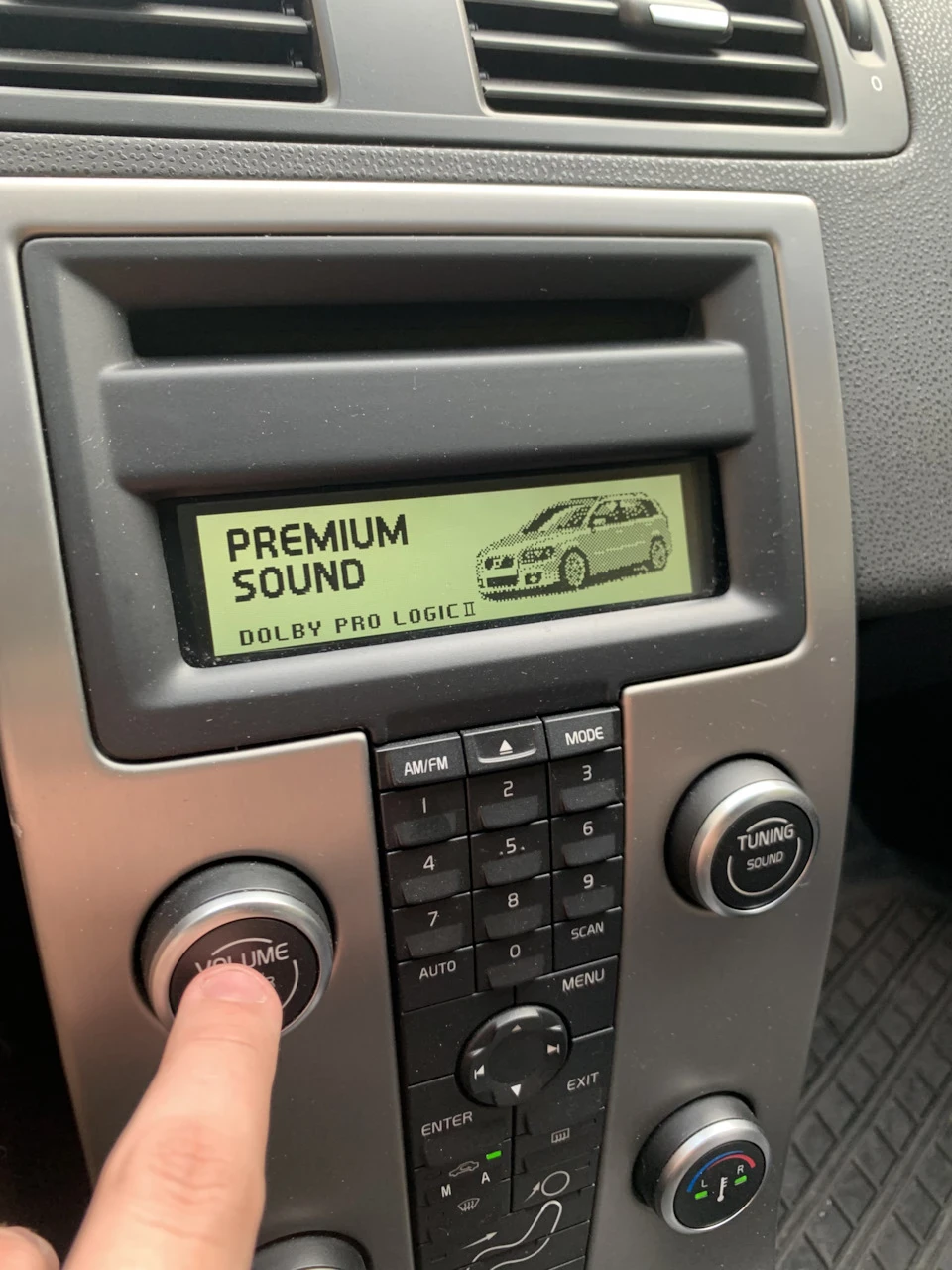 USB роз'єм у V50 Premium Soun