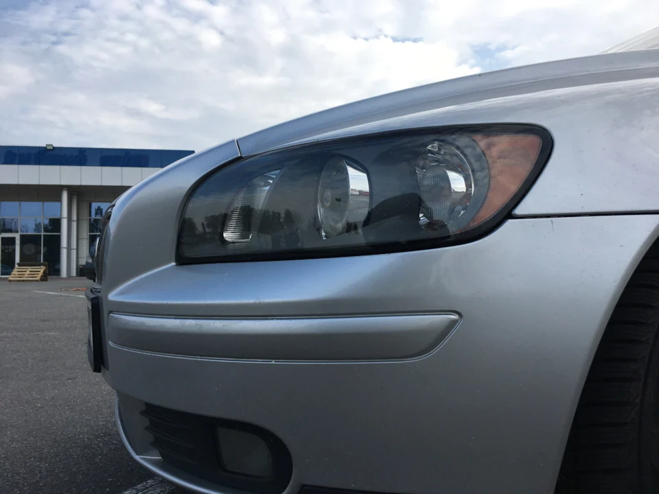 Автосвітло в Volvo за розумом. LED або Ксенон