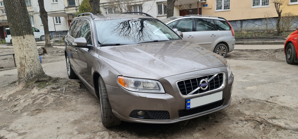 VOLVO V 70 перші витрати. 2
