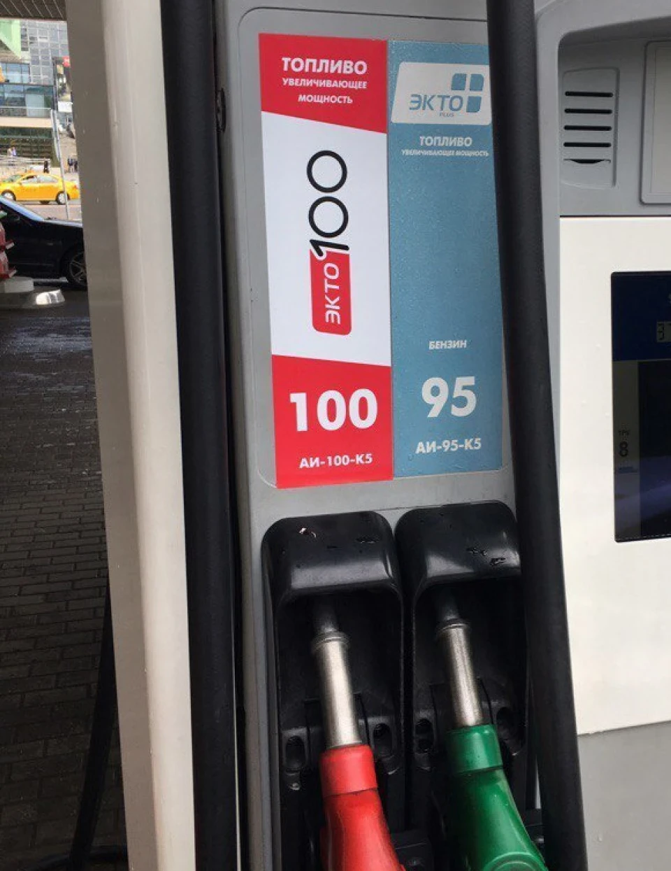 Чи можна лити 100 бензин?
