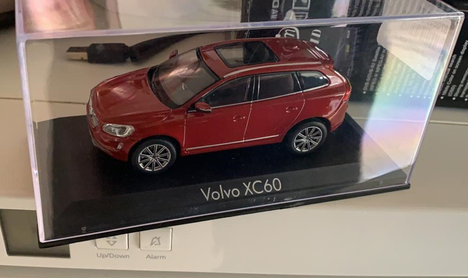 Модель 1/43 Volvo XC60 GRESSORA EDITION 2