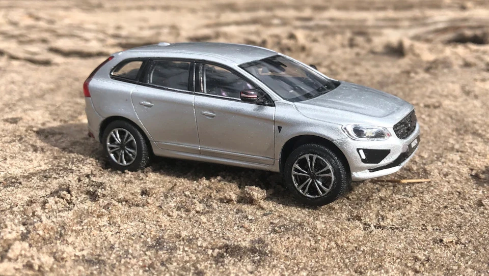 Модель 1/43 Volvo XC60 GRESSORA EDITION