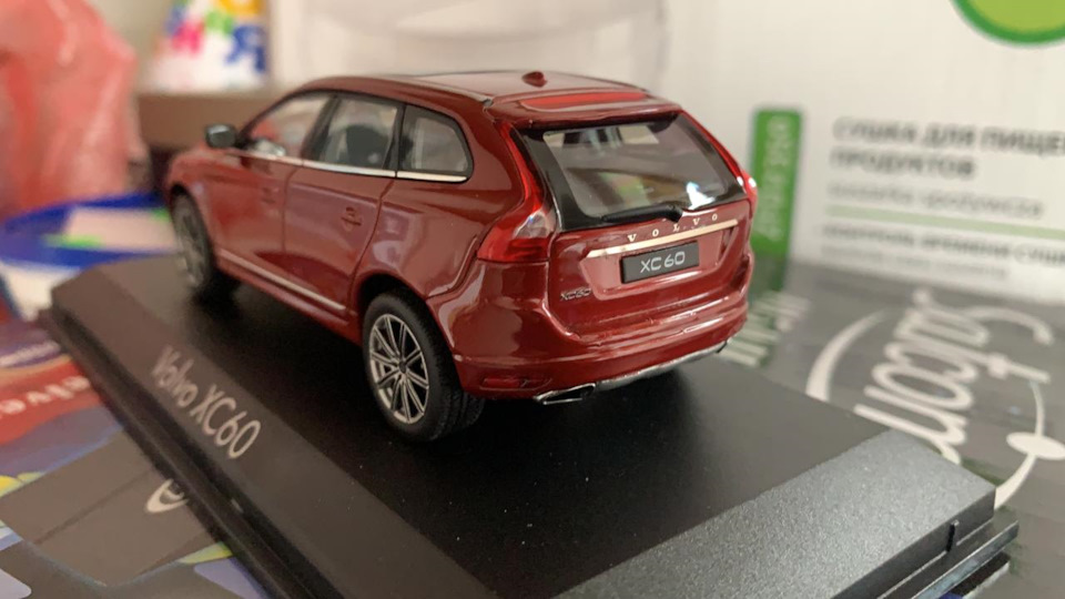 Модель 1/43 Volvo XC60 GRESSORA EDITION 4