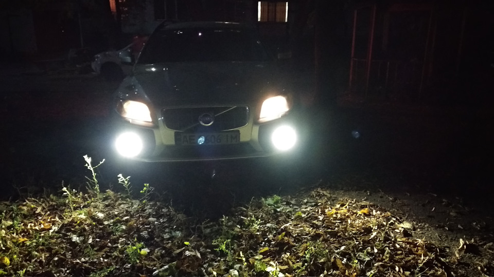 Китайські Led 4300 H8 лампи в ПТФ 4