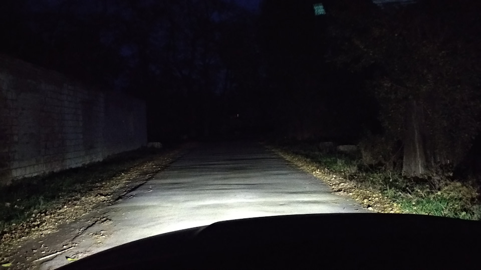 Китайські Led 4300 H8 лампи в ПТФ 1