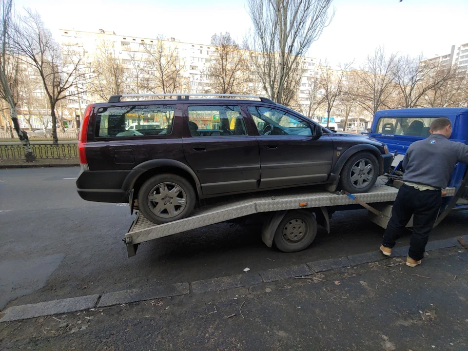 Не заводиться, походу помер стартер