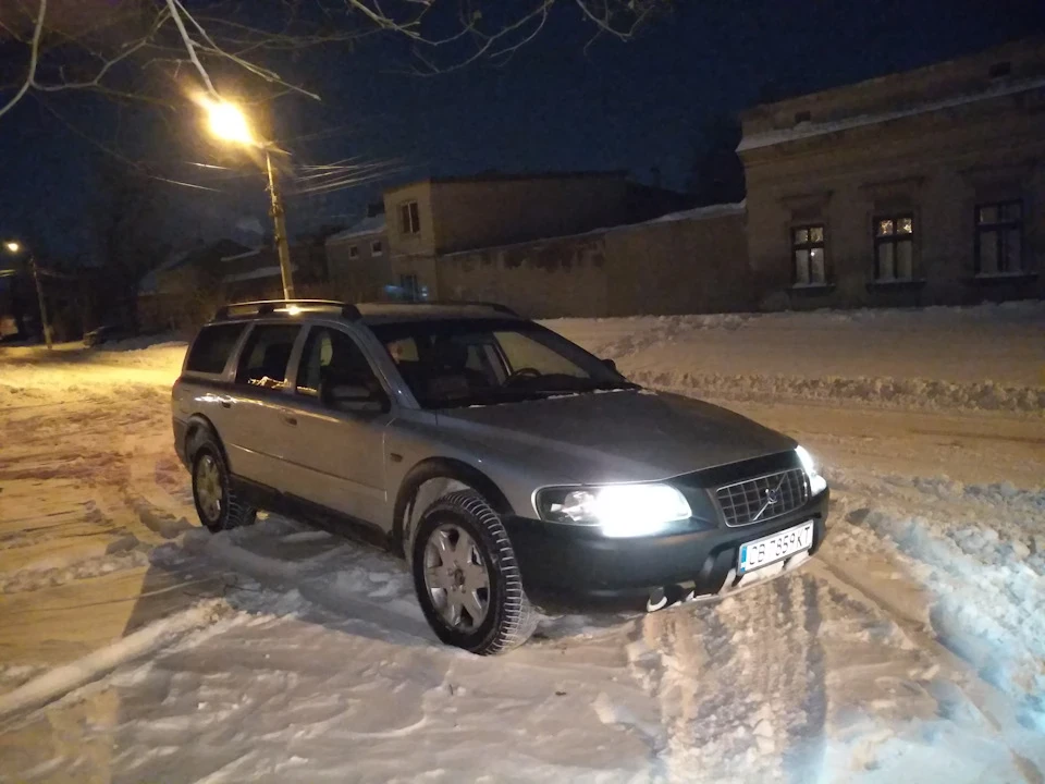 Зима ніколи не йде англійською.