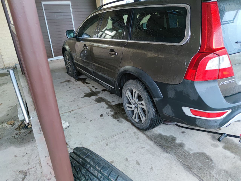 215 70 R16 на Volvo XC70 5