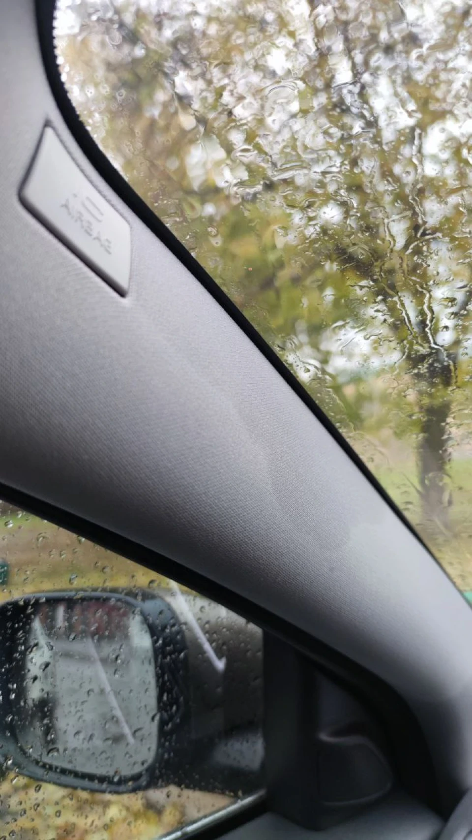 Потекло лобове скло Volvo XC70